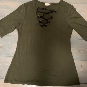 $5/20  Clyde & Baxter Top